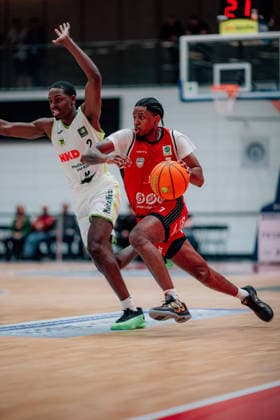 BB 2BL SBB Baskets BBC Bayreuth Daivien Latrell Williamson SBB Baskets , Tehree Johnathan Horn BBC Bayreuth during the 2025 2026 season in the 2 Barmer Basketball Bundesliga Pro A on matchday 26 between SBB Baskets and BBC Bayreuth at Wolfgang Lakenmacher Halle on March 9, 2026 in Magdeburg, Sachsen Anhalt, Germany