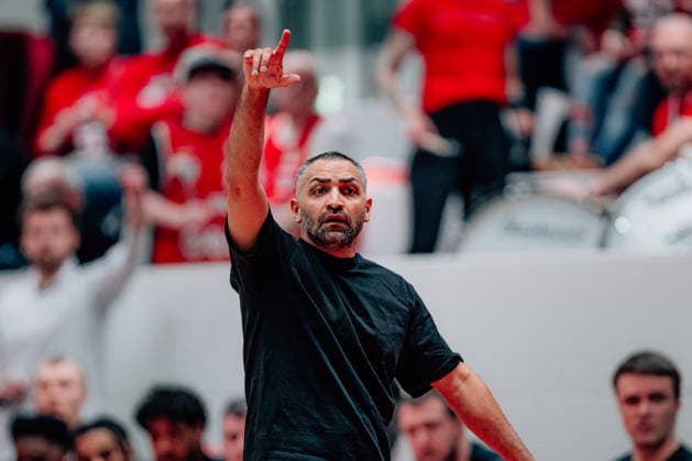 BB 2BL SBB Baskets BBC Bayreuth Coach Achmadschah Zazai SBB Baskets during the 2025 2026 season in the 2 Barmer Basketball Bundesliga Pro A on matchday 26 between SBB Baskets and BBC Bayreuth at the Wolfgang Lakenmacher Halle on March 9, 2026 in Magdeburg, Sachsen Anhalt, Germany