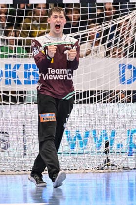 Goeppingen, Germany, 09 03 26 Goalkeeper Julian Buchele FRISCH AUF Goeppingen gestures, gestures, cheers during the Daikin Handball Bundesliga match between FRISCH AUF Goeppingen vs ThSV Eisenach at EWS Arena on March 09, 2026 in Goeppingen, Germany Photo by Harry Langer DeFodi Images Goeppingen, Germany, 09 03 26 Goalkeeper Julian Buchele FRISCH AUF Goeppingen gestures during the Daikin Handball Bundesliga match between FRISCH AUF Goeppingen vs ThSV Eisenach at EWS Arena on March 9, 2026 in Goeppingen, Germany Photo by Harry Langer DeFodi Images Photo by Harry Langer DeFodi Images