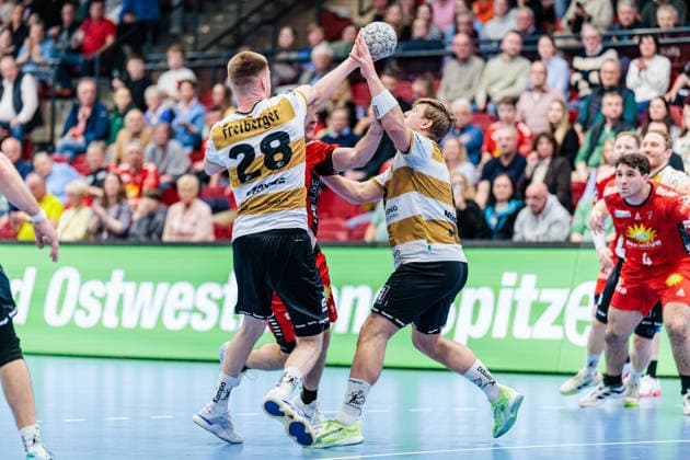 v l Timo Stoyke HC Elbflorenz 2006, 28 , Kasper Haugen Furu TuS N Luebbecke, 11 , Viktor Petersen Norberg HC Elbflorenz 2006, 08 GER, TuS N Luebbecke vs HC Elbflorenz 2006, Handball, 2 Bundesliga, 23 Matchday, Season 2025 2026, 09 03 2026 GER, TuS N Luebbecke vs HC Elbflorenz 2006, Handball, 2 Bundesliga, 23 Matchday, Season 2025 2026, 09 03 2026 Luebbecke Copyright: xEibner-Pressefoto JanxRollingerx EP_JSK