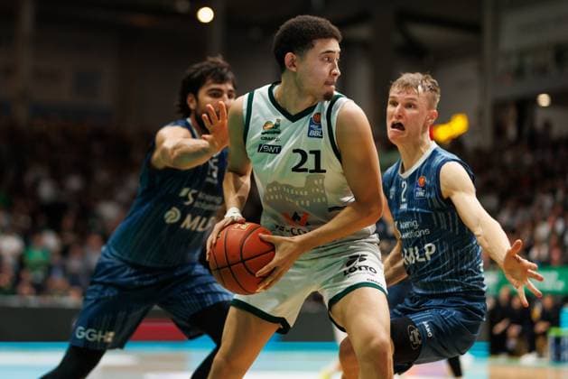 Evans Rapieque Gladiators Trier in a duel with Marcel Kessen MLP Academics Heidelberg and Niklas Wuerzner MLP Academics Heidelberg , Vet Concept Gladiators Trier vs MLP Academics Heidelberg, Basketball, easyCredit BBL, Matchday 23, Season 2025 2026, 09 03 2026 Vet Concept Gladiators Trier vs MLP Academics Heidelberg, Basketball, easyCredit BBL, Matchday 23, Season 2025 2026, 09 03 2026 Copyright: xEibner-Pressefoto AlexanderxNeisx EP_ANS