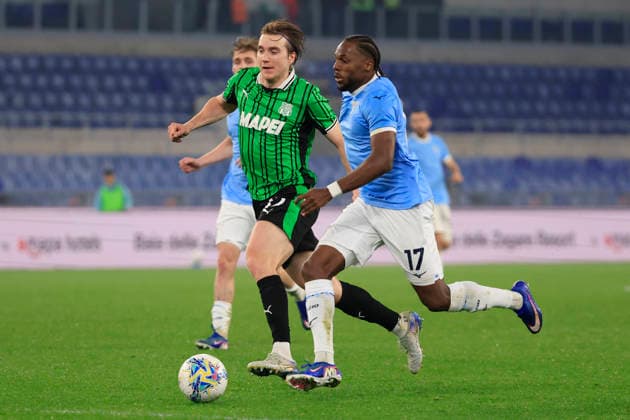 9th March 2026, Stadio Olimpico, Rome, Italy; Italian Serie A Football; Lazio versus Sassuolo; Nuno Tavares of SS Lazio under pressure from Kristian Thorstvedt of US Sassuolo Calcio  EmanuelexPennacchio