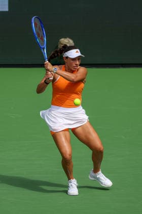 INDIAN WELLS, CA - MARCH 09: Jessica Pegula (USA) hits a backhand during the BNP Paribas Open on March 9, 2026 at Indian Wells Tennis Garden in Indian Wells, CA. (Photo by George Walker Icon Sportswire) TENNIS: MAR 09 BNP Paribas Open EDITORIAL USE ONLY Icon260309022