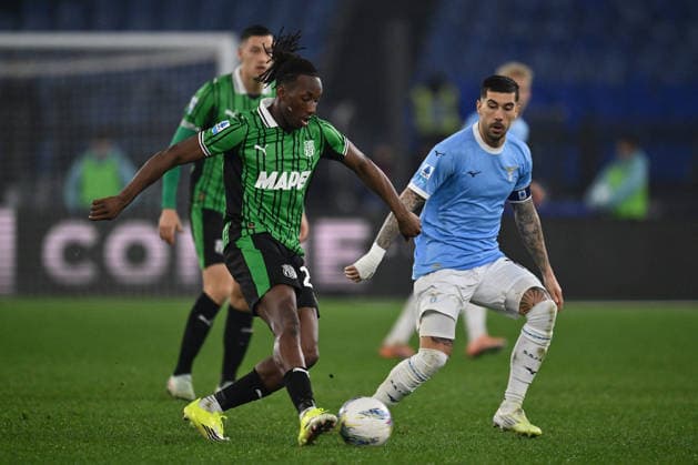CALCIO - Serie A - SS Lazio vs US Sassuolo Woyo Coulibaly of U.S. Sassuolo and Mattia Zaccagni of S.S. Lazio are in action during the 28th matchday of the Serie A championship between S.S. Lazio and U.S. Sassuolo at the Olympic Stadium on March 9, 2026 in Rome, Italy. Rome Italy  Copyright: xIPAxSport ABACAx