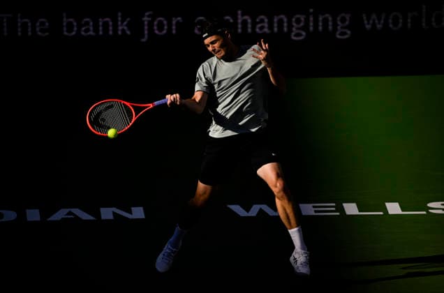 March 09, 2026 Taylor Fritz returns a shot against Alex Michelsen during their third round match at the BNP Paribas Open held at the Indian Wells Tennis Garden in Indian Wells, California. California. Mandatory Photo Credit : CSM Indian Wells United States of America - ZUMAc04_ 20260309_zma_c04_221 Copyright: xCharlesxBausx