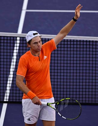 March 09, 2026 Alex Michelsen acknowledges the crowd after defeating Taylor Fritz during their third round match at the BNP Paribas Open held at the Indian Wells Tennis Garden in Indian Wells, California. California. Mandatory Photo Credit : CSM Indian Wells United States of America - ZUMAc04_ 20260309_zma_c04_230 Copyright: xCharlesxBausx