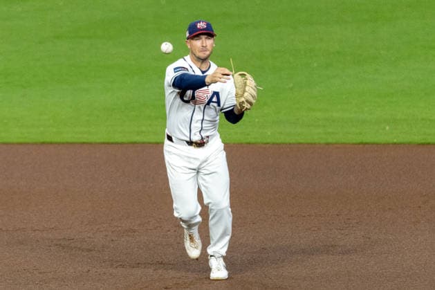 Alex Bregman of the United States throws a ball in a World Baseball Classic game between the United States and Mexico at Daikin Park in Houston, United States, 09 March 2026. World Baseball Classic: United States vs Mexico !ACHTUNG: NUR REDAKTIONELLE NUTZUNG!  Copyright: xCarlosxRamírezx AME2478 20260310-55019646372_1