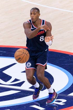 March 9, 2026, Inglewood, California, USA: Kris Dunn 8 of the Los Angeles Clippers passes the ball during their regular season NBA, Basketball Herren, USA game against the New York Knicks on Monday March 9, 2026 at Intuit Dome in Inglewood, California. ARIANA RUIZ PI Inglewood USA - ZUMAp124 20260309_zaa_p124_055 Copyright: xArianaxRuizx