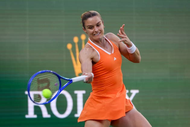 INDIAN WELLS, CA - MARCH 09: Maria Sakkari (GRE) hits a forehand during the BNP Paribas Open on March 9, 2026 at Indian Wells Tennis Garden in Indian Wells, CA. (Photo by George Walker Icon Sportswire) TENNIS: MAR 09 BNP Paribas Open EDITORIAL USE ONLY Icon260309147