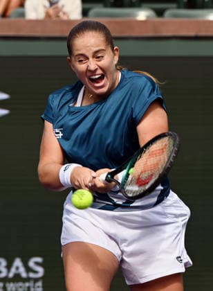 INDIAN WELLS, CA - MARCH 09: Jelena Ostapenko (LAT) returns the ball during a WTA, Tennis Damen tennis match during the BNP Paribas Open played on March 9, 2026 at the Indian Wells Tennis Garden in Indian Wells, CA. (Photo by John Cordes Icon Sportswire) TENNIS: MAR 09 BNP Paribas Open EDITORIAL USE ONLY Icon506260309004