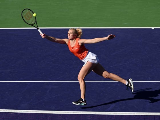 INDIAN WELLS, CA - MARCH 09: Katerina Siniakova (CZE) chases the ball during a WTA, Tennis Damen tennis match during the BNP Paribas Open played on March 9, 2026 at the Indian Wells Tennis Garden in Indian Wells, CA. (Photo by John Cordes Icon Sportswire) TENNIS: MAR 09 BNP Paribas Open EDITORIAL USE ONLY Icon506260309058