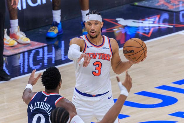 March 9, 2026, Inglewood, California, USA: Josh Hart 3 of the New York Knicks drives receives the ball as Bennedict Mathurin 9 of the Los Angeles Clippers defends during their regular season NBA, Basketball Herren, USA game on Monday March 9, 2026 at Intuit Dome in Inglewood, California. Clippers defeat Knicks, 126-118. ARIANA RUIZ PI Inglewood USA - ZUMAp124 20260309_zaa_p124_070 Copyright: xArianaxRuizx