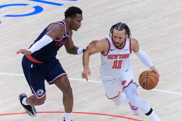 March 9, 2026, Inglewood, California, USA: Jalen Brunson 11 of the New York Knicks drives past Bennedict Mathurin 9 of the Los Angeles Clippers during their regular season NBA, Basketball Herren, USA game on Monday March 9, 2026 at Intuit Dome in Inglewood, California. Clippers defeat Knicks, 126-118. ARIANA RUIZ PI Inglewood USA - ZUMAp124 20260309_zaa_p124_073 Copyright: xArianaxRuizx