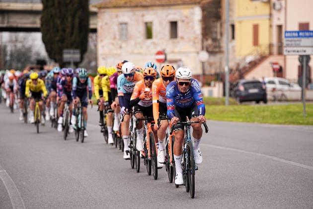 The pack rides cycles during the 206-kilometer Stage 2 of the Tirreno-Adriatico cycling race from Camaiore to San Gimignano - Italy - Tuesday, March 10, 2026. - cycling .  Copyright: xMarcoxAlpozzi LaPressex