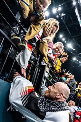 Para Ice hockey, Eishockey - Millano Cortina 2026 Winter Paralympics: Day 4 Para Ice Hockey - Milano Cortina 2026 Winter Paralympics: Day 4 MILANO SANTAGIULIA ICE HOCKEY ARENA MILANO, ITALY - MARCH 10: Preliminary Round - Group A Italy - Germany KUNST Simon (No. 47, Athlet, Goalkeeper, 03.08.1986, Club Hannover Ice Lions) is meeting his family. Impressions of Team Para Ice Hockey Germany playing Team ITA at March 10 at the Milano Cortina 2026 Winter Paralympics Para Ice Hockey Tournament in the Milano Santagiulia Ice Hockey Arena at day 4. (Photo by RALF KUCKUCK) Copyright 2026 Ralf Kuckuck