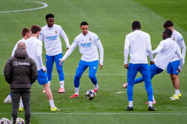 Real Madrid CF Training Session And press conference, PK, Pressekonferenz - UEFA Champions League 2025 26 Round of 16 First Leg Players of Real Madrid (from L to R) Vinicius Junior, Trent Alexander-Arnold, Antonio Rudiger of Real Madrid, Ferland Mendy are seen training with their teammates during the Training Session and Press Conference ahead of the UEFA Champions League 2025 26 Round of 16 First Leg against Manchester City FC at Ciudad Real Madrid on March 10, 2026 in Madrid, Spain. Valdebebas Ciudad Real Madrid Madrid Spain Copyright: xAlbertoxGardinx AGardin_20260310_Foot_Champ_Rea_Mad_Press_0302