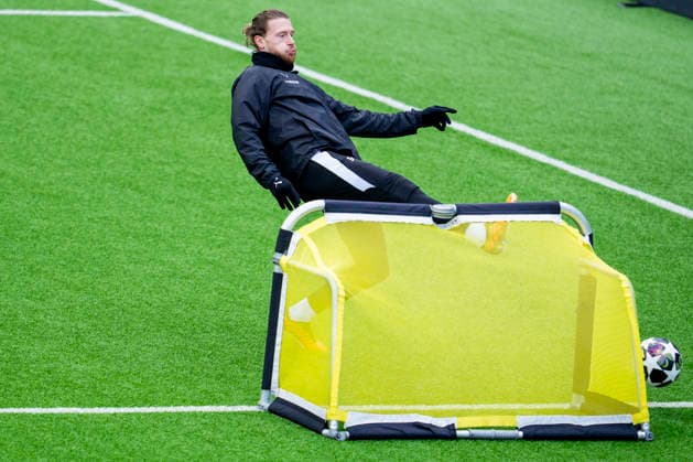 Football, training with Bodo Glimt Bodo, Norway 20260310 Bodo Glimts Kasper Hogh during a training session with Bodo Glimt at Aspmyra stadium before the Champions League football match against Sporting Photo Fredrik Varfjell NTB Bodo Norway EDITORIAL USE ONLY RESTRICTED USE FOR BETTING COMPANIES  Copyright: xFredrikxVarfjellx xNTBx