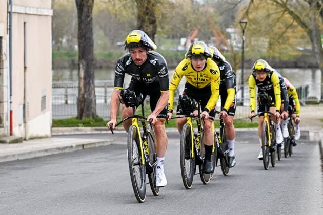 Belgian Victor Campenaerts of Team Visma-Lease a Bike pictured in action during the warming-up for the third stage of 84th edition of the Paris-Nice cycling race, a team time trial from Cosne-Cours-sur-Loire to Pouilly-sur-Loire (23,5 km), on Tuesday 10 March 2026. DAVIDxPINTENS  x167042054x