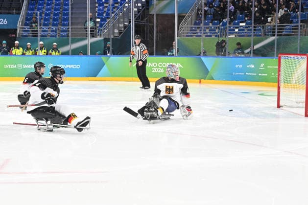 Para Ice hockey, Eishockey - Millano Cortina 2026 Winter Paralympics: Day 4 Para Ice Hockey - Milano Cortina 2026 Winter Paralympics: Day 4 MILANO SANTAGIULIA ICE HOCKEY ARENA MILANO, ITALY - MARCH 10: Preliminary Round - Group A Italy - Germany Second goal against Team Germany. KUNST Simon (No. 47, Athlet, Goalkeeper, 03.08.1986, Club Hannover Ice Lions) is looking to the puck Impressions of Team Para Ice Hockey Germany playing Team ITA at March 10 at the Milano Cortina 2026 Winter Paralympics Para Ice Hockey Tournament in the Milano Santagiulia Ice Hockey Arena at day 4. (Photo by RALF KUCKUCK) Copyright 2026 Ralf Kuckuck Milano Milano Santagiulia Ice Hockey Arena Italy