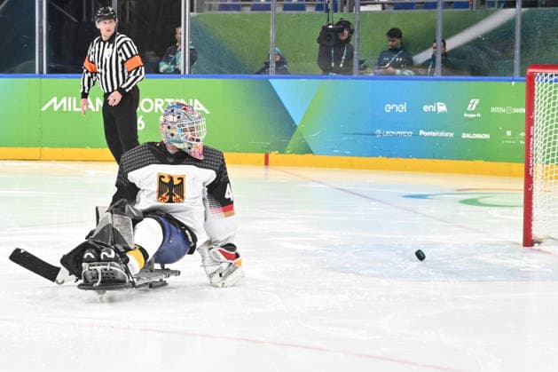 Para Ice hockey, Eishockey - Millano Cortina 2026 Winter Paralympics: Day 4 Para Ice Hockey - Milano Cortina 2026 Winter Paralympics: Day 4 MILANO SANTAGIULIA ICE HOCKEY ARENA MILANO, ITALY - MARCH 10: Preliminary Round - Group A Italy - Germany Second goal against Team Germany. KUNST Simon (No. 47, Athlet, Goalkeeper, 03.08.1986, Club Hannover Ice Lions) is looking to the puck Impressions of Team Para Ice Hockey Germany playing Team ITA at March 10 at the Milano Cortina 2026 Winter Paralympics Para Ice Hockey Tournament in the Milano Santagiulia Ice Hockey Arena at day 4. (Photo by RALF KUCKUCK) Copyright 2026 Ralf Kuckuck Milano Milano Santagiulia Ice Hockey Arena Italy