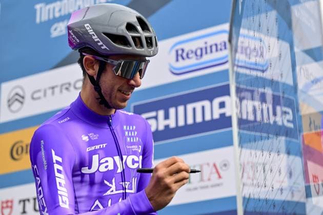 Belgian Dries De Bondt of Team Jayco-AIUIa pictured at the start of the second stage of the Tirreno-Adriatico cycling race, from Camaiore to San Gimignano (206 km), Italy, Tuesday 10 March 2026. DIRKxWAEM  x167044597x