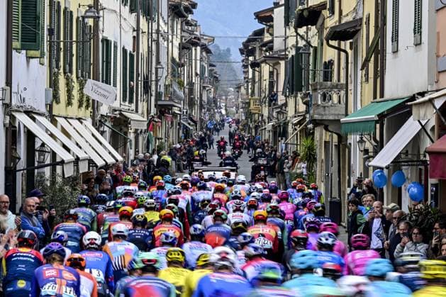 The start of the second stage of the Tirreno-Adriatico cycling race, from Camaiore to San Gimignano (206 km), Italy, Tuesday 10 March 2026. DIRKxWAEM  x167045843x