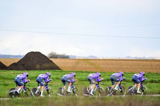 Team Jayco AIUIa riders pictured in action during the third stage of 84th edition of the Paris-Nice cycling race, a team time trial from Cosne-Cours-sur-Loire to Pouilly-sur-Loire (23,5 km), on Tuesday 10 March 2026. DAVIDxPINTENS  x167053366x