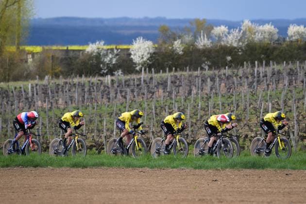 Team Visma-Lease a Bike riders pictured in action during the third stage of 84th edition of the Paris-Nice cycling race, a team time trial from Cosne-Cours-sur-Loire to Pouilly-sur-Loire (23,5 km), on Tuesday 10 March 2026. DAVIDxPINTENS  x167055459x