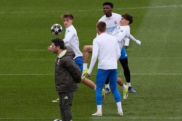 March 10, 2026, Madrid, Spain: Cesar Palacios (L) of Real Madrid CF and Thiago Pitarch (R) of Real Madrid CF seen in action during the training session at Ciudad Real Madrid, on the eve of the UEFA Champions League 2025 2026 Round of 16 first leg football match between Real Madrid CF and Manchester City. Real Madrid CF Training Session And press conference, PK, Pressekonferenz In Spain - 10 Mar 2026  - ZUMAs197 20260310_aaa_s197_039 Copyright: xFedericoxTitonex