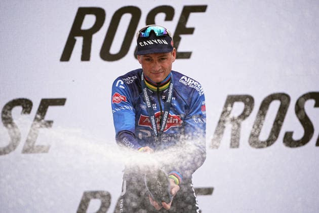 Mathieu van der Poel (Alpecin-Premier Tech) Stage winner during the 206-kilometer Stage 2 of the Tirreno-Adriatico cycling race from Camaiore to San Gimignano - Italy - Tuesday, March 10, 2026. - cycling .  Copyright: xMarcoxAlpozzi LaPressex