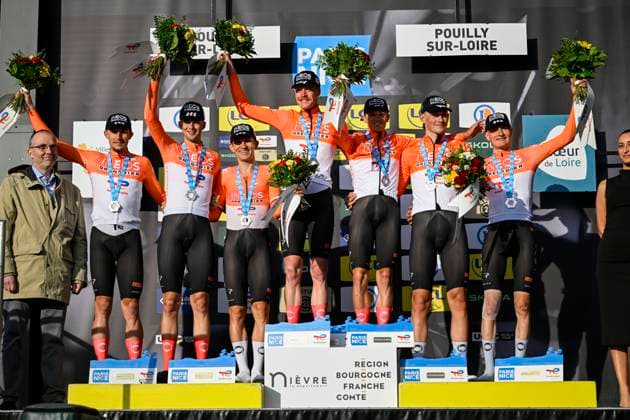 Paris Nice 2026 Stage 3 POUILLY-SUR-LOIRE, FRANCE - MARCH 10 : Team INEOS Grenadiers celebrating their victory on the podium during stage 3 of the 84th edition of Paris - Nice an UCI World Tour 2.UWT Team Time Trial stage for Men Elite of 23.5 km with start in Cosne-Cours-sur-Loire and finish in Pouilly-sur-Loire on March 10, 2026 in Pouilly-sur-Loire, France, 10 03 2026 ( Motordriver Guy De Vuyst - Pouilly-sur-Loire France  Copyright: xNicoxVereeckenx