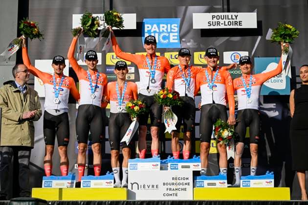 Paris Nice 2026 Stage 3 POUILLY-SUR-LOIRE, FRANCE - MARCH 10 : Team INEOS Grenadiers celebrating their victory on the podium during stage 3 of the 84th edition of Paris - Nice an UCI World Tour 2.UWT Team Time Trial stage for Men Elite of 23.5 km with start in Cosne-Cours-sur-Loire and finish in Pouilly-sur-Loire on March 10, 2026 in Pouilly-sur-Loire, France, 10 03 2026 ( Motordriver Guy De Vuyst - Pouilly-sur-Loire France  Copyright: xNicoxVereeckenx