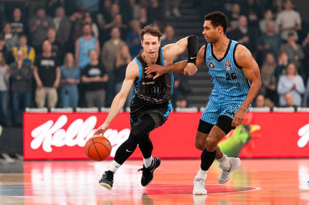 Jack Pagenkopf Science City Jena, 11 dribbling against Kenneth Ogbe Veolia Towers Hamburg, 25 , GER, Veolia Towers Hamburg vs Science City Jena, Basketball, Bundesliga, Matchday 26, Season 2025 2026, 10 03 2026 GER, Veolia Towers Hamburg vs Science City Jena, Basketball, Bundesliga, Matchday 26, Season 2025 2026, 10 03 2026 Hamburg Copyright: xEibner-Pressefoto MaxxVincenx EP_MVN