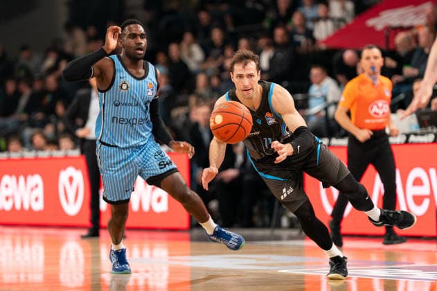 Jack Pagenkopf Science City Jena, 11 dribbling against Osaro Rich Veolia Towers Hamburg, 03 , GER, Veolia Towers Hamburg vs Science City Jena, Basketball, Bundesliga, Matchday 26, Season 2025 2026, 10 03 2026 GER, Veolia Towers Hamburg vs Science City Jena, Basketball, Bundesliga, Matchday 26, Season 2025 2026, 10 03 2026 Hamburg Copyright: xEibner-Pressefoto MaxxVincenx EP_MVN