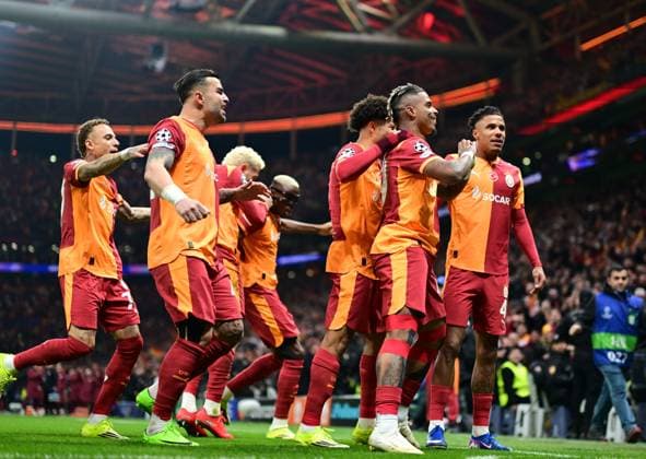 Galatasaray v Liverpool - UEFA Champions League ISTANBUL, TURKIYE - MARCH 10: Galatasaray’s Mario Lemina (99) celebrates with teammates after scoring during the UEFA Champions League round of 16 play-off first leg match between Galatasaray and Liverpool at RAMS Park in Istanbul, Turkiye, on March 10, 2026. Abdulhamid Hosbas Anadolu Istanbul Turkey. Editorial use only. Please get in touch for any other usage.  Copyright: x2026xAnadoluxAbdulhamidxHosbasx