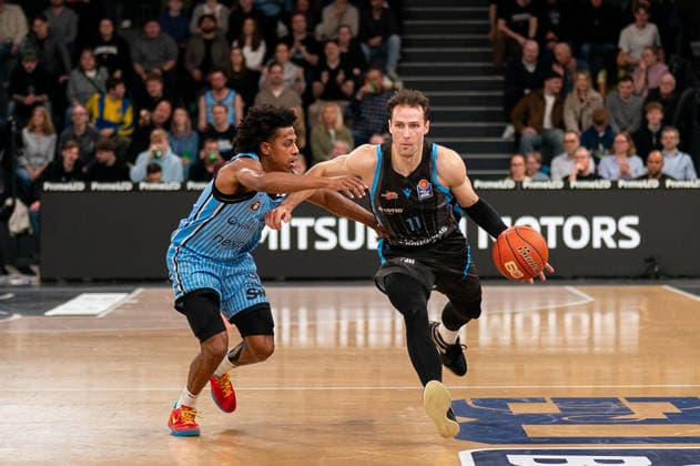 Jack Pagenkopf Science City Jena, 11 dribbling against Ross Williams Veolia Towers Hamburg, 34 , GER, Veolia Towers Hamburg vs Science City Jena, Basketball, Bundesliga, Matchday 26, Season 2025 2026, 10 03 2026 GER, Veolia Towers Hamburg vs Science City Jena, Basketball, Bundesliga, Matchday 26, Season 2025 2026, 10 03 2026 Hamburg Copyright: xEibner-Pressefoto MaxxVincenx EP_MVN