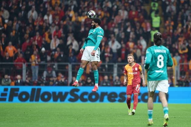 ISTANBUL, TURKEY, MAR. 10, 2026 SOCCER UEFA CHAMPIONS LEAGUE ROUND OF 16 1ST LEG, GALATASARAY vs. LIVERPOOL Joe Gomez of Liverpool FC in air ISTANBUL ISTANBUL, TURKEY RAMS Park RAMS Park, Istanbul TURKEY