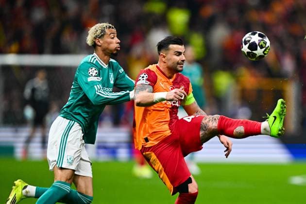 Galatasaray v Liverpool - UEFA Champions League ISTANBUL, TURKIYE - MARCH 10: Abdulkerim Bardakci (R) of Galatasaray in action against Hugo Ekitike (L) of Liverpool during the UEFA Champions League round of 16 play-off first leg match between Galatasaray and Liverpool at RAMS Park in Istanbul, Turkiye, on March 10, 2026. Cem Hasret Tekkesinoglu Anadolu Istanbul Turkey. Editorial use only. Please get in touch for any other usage.  Copyright: x2026xAnadoluxCemxHasretxTekkesinoglux