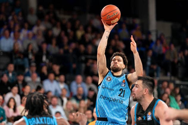 Devon Daniels Veolia Towers Hamburg, 21 on throw, GER, Veolia Towers Hamburg vs Science City Jena, Basketball, Bundesliga, Matchday 26, Season 2025 2026, 10 03 2026 GER, Veolia Towers Hamburg vs Science City Jena, Basketball, Bundesliga, Matchday 26, Season 2025 2026, 10 03 2026 Hamburg Copyright: xEibner-Pressefoto MaxxVincenx EP_MVN