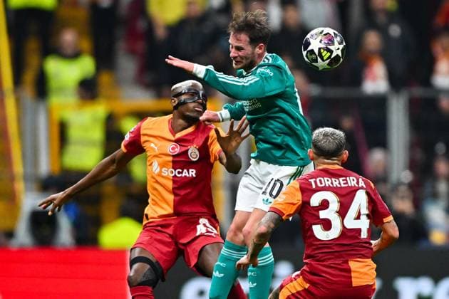 Galatasaray v Liverpool - UEFA Champions League ISTANBUL, TURKIYE - MARCH 10: Galatasaray’s Victor Osimhen (L) competes against Liverpool’s Alexis Mac Allister (10) during the UEFA Champions League round of 16 first leg match between Galatasaray and Liverpool at RAMS Park in Istanbul, Turkiye, on March 10, 2026. Cem Hasret Tekkesinoglu Anadolu Istanbul Turkey. Editorial use only. Please get in touch for any other usage.  Copyright: x2026xAnadoluxCemxHasretxTekkesinoglux