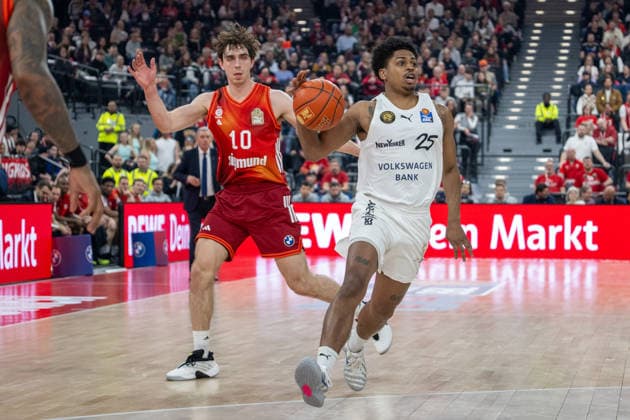 Justin Jessup 10 FC Bayern Basketball in duel with SGrant Sherfield 25 Basketball Loewen Braunschweig , FC Bayern Basketball vs Basketball Loewen Braunschweig, BBL, 25 Matchday, 10 03 2026 Munich Bavaria Germany Copyright: xkolbert-press UlrichxGamelx