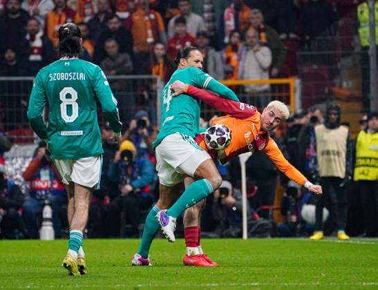 Galatasaray v Liverpool - UEFA Champions League ISTANBUL, TURKIYE - MARCH 10: Baris Alper Yilmaz (R) of Galatasaray in action against Virgil Van Dijk (4) of Liverpool during the UEFA Champions League round of 16 play-off first leg match between Galatasaray and Liverpool at RAMS Park in Istanbul, Turkiye, on March 10, 2026. Salih Zeki Fazlioglu Anadolu Istanbul Turkey. Editorial use only. Please get in touch for any other usage.  Copyright: x2026xAnadoluxSalihxZekixFazlioglux