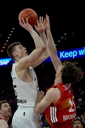 German Basketball Bundesliga BBL , FC Bayern Munich Basketball vs Basketball Lions Braunschweig, Munich FC Bayern Basketball, Braunschweig Basketball Lions, 2026 03 10 in Munich SAP Garden SCUKA Luka Basketball Lions Braunschweig Power Forward PF Nr5 BRA5 , JESSUP Justinian FC Bayern Munich Basketball Shooting Guard SG Nr10 FCBB10 sportworld Munich SAP Garden Bayern Germany