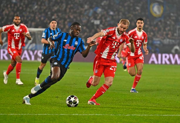 10 03 2026, Football UEFA Championsleague 2025 2026 Round of 16, Atalanta Bergamo FC Bayern Munich, in the New Balance Arena Bergamo, Italy , v l Kamaldeen Sulemana Atalanta Bergamo vs Konrad Laimer FC Bayern Munich DFL and DFB regulations prohibit any use of photographs as image sequences and or quasi video