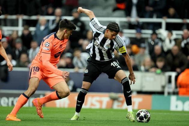 Newcastle United FC v FC Barcelona, Barca - UEFA Champions League 2025 26 Round of 16 First Leg Gerard Martin of FC Barcelona and William Osula of Newcastle United challenge during the UEFA Champions League 2025 26 Round of 16 First Leg match between Newcastle United FC and FC Barcelona at St James Park on March 10, 2026 in Newcastle upon Tyne, England. WARNING! This Photograph May Only Be Used For Newspaper And Or Magazine Editorial Purposes. May Not Be Used For Publications Involving 1 player, 1 Club Or 1 Competition Without Written Authorisation From Football DataCo Ltd. For Any Queries, Please Contact Football DataCo Ltd on +44 (0) 207 864 9121 Newcastle upon Tyne St. James Park England United Kingdom Copyright: xAllstarxPicturexLibraryxLtdx