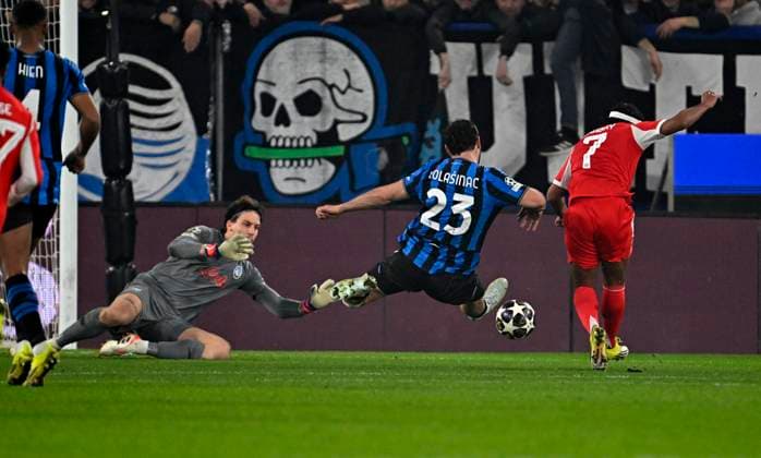 10 03 2026, Football UEFA Championsleague 2025 2026 Round of 16, Atalanta Bergamo FC Bayern München, in the New Balance Arena Bergamo, Italy , Serge Gnabry FC Bayern München scores to 0 3 against goalkeeper Marco Carnesecchi Atalanta Bergamo and Sead Kolasinac Atalanta Bergamo DFL and DFB regulations prohibit any use of photographs as image sequences and or quasi video