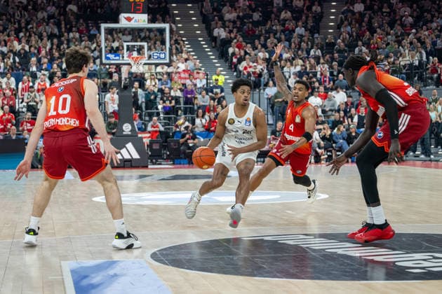 SGrant Sherfield 25 Basketball Loewen Braunschweig in duel with Xavier Rathan Mayes 4 FC Bayern Basketball , FC Bayern Basketball vs Basketball Loewen Braunschweig, BBL, 25 Matchday, 10 03 2026 Munich Bavaria Germany Copyright: xkolbert-press UlrichxGamelx