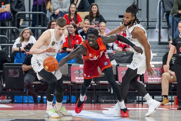 Wenyen Gabriel 32 FC Bayern Basketball in battle, FC Bayern Basketball vs Basketball Loewen Braunschweig, BBL, 25 Matchday, 10 03 2026 Munich Bavaria Germany Copyright: xkolbert-press UlrichxGamelx