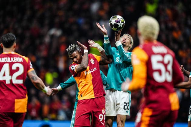 Galatasaray v Liverpool - UEFA Champions League ISTANBUL, TURKIYE - MARCH 10: Mario Lemina (99) of Galatasaray in action against Hugo Ekitike (22) of Liverpool during the UEFA Champions League round of 16 play-off first leg match between Galatasaray and Liverpool at RAMS Park in Istanbul, Turkiye, on March 10, 2026. Hakan Akgun Anadolu Istanbul Turkey. Editorial use only. Please get in touch for any other usage.  Copyright: x2026xAnadoluxHakanxAkgunx
