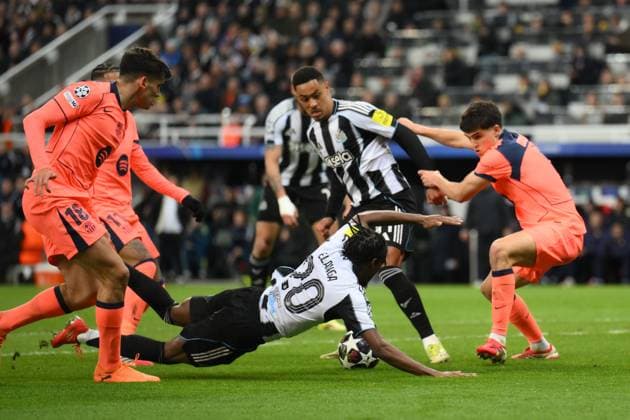 Anthony Elanga of Newcastle United goes down in the penalty area Newcastle United v Barcelona, UEFA Champions League, Round of 16, First Leg, Football, St James Park, Newcastle, UK - 10 Mar 2026Newcastle St James Park United Kingdom EDITORIAL USE ONLY No use with unauthorised audio, video, data, fixture lists, club league logos or live services. Online in-match use limited to 120 images, no video emulation. No use in betting, games or single club league player publications. Copyright: xRichardxLee Shutterstockx 16740284bl